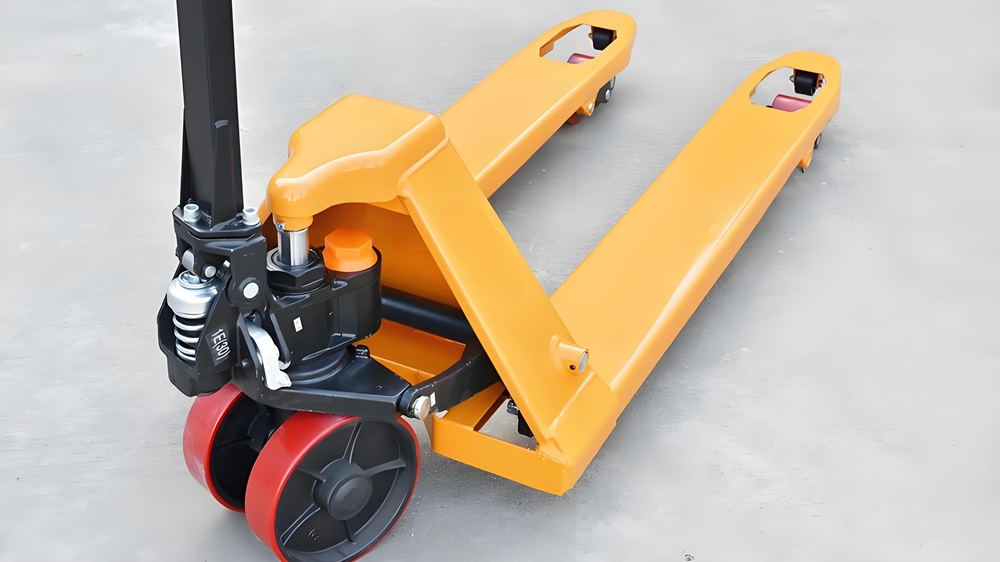 手動液壓托盤搬運(yùn)車哪家好，獵鷹品牌非常巧